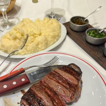 La Estancia Asador Criollo - Perfectly cooked chorizo with potato purée - Barbeque Near Me - Buenos Aires, C