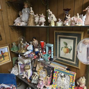 600 Spring Street Antique Warehouse - Antiques Near Me - Klamath Falls, Oregon