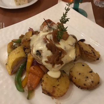 Switchback Grille - Free-Range Chicken with al dente vegetables - Bars Near Me - Springdale, Utah