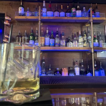 Santé Cocktail Lounge