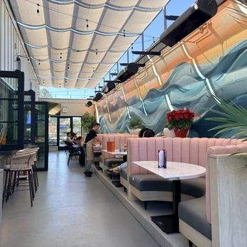 Mia’s - Outdoor - Mediterranean Near Me - Solana Beach, California