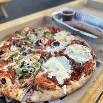 Backwoods Brewing Company - hunger logger & whistle punk pizza and 1/2lb brisket - Breweries Near Me - Carson, Washington Backwoods Brewing Company - hunger logger & whistle punk pizza and 1/2lb brisket - Breweries Near Me - Carson, Washington