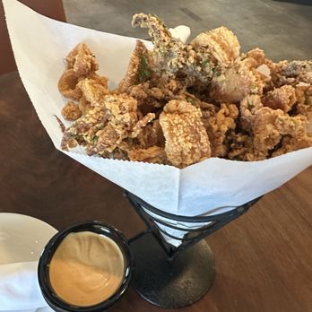 Pizzeria Tra Vigne - Calamari - Pizza Near Me - Saint Helena, California