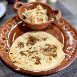 Carnitas Michoacan - Pupusa Mixta