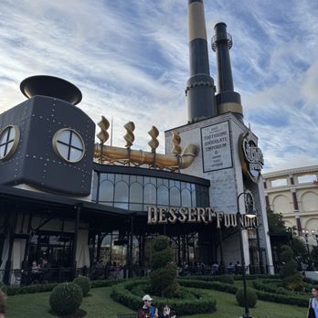 Universal CityWalk - The Chocolate Factory, sweets, massive milkshakes, meals - Restaurants Near Me - Orlando, Florida Universal CityWalk - The Chocolate Factory, sweets, massive milkshakes, meals - Restaurants Near Me - Orlando, Florida
