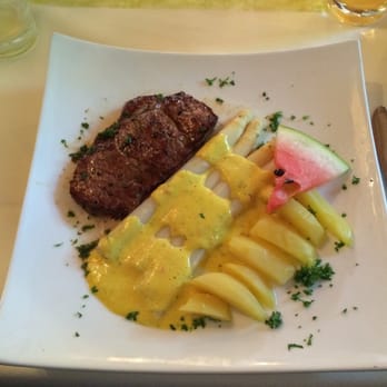Zum Blätz Restauration - Rindersteak mit Spargel und Salzkartoffeln - Swabian Near Me - Fuchstal, BY Zum Blätz Restauration - Rindersteak mit Spargel und Salzkartoffeln - Swabian Near Me - Fuchstal, BY