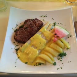 Zum Blätz Restauration - Rindersteak mit Spargel und Salzkartoffeln