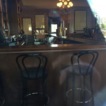 Overland Restaurant & Pub - Pubs Near Me - Gardnerville, Nevada