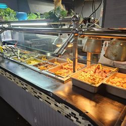 Dukes Bar-B-Que - Buffet