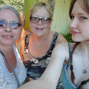 Pop's Sunset Grill - Mia family - Seafood Near Me - Nokomis, Florida