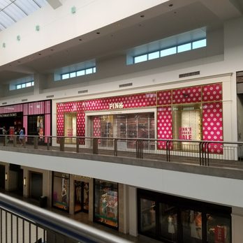 Lakeline Mall - Rhymes with stink. Doesn't stink. Prices stink. - Shopping Centers Near Me - Cedar Park, Texas