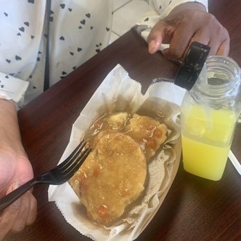 Biskit NV - Tomato Gravy Biskit - Breakfast & Brunch Near Me - Cleveland, Tennessee