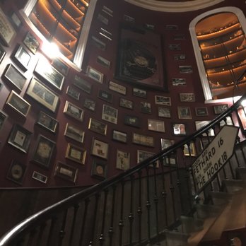 Merchant's Arch Bar - Mini spiral staircase leading to second floor and decorated wall. - Irish Near Me - Dublin, D