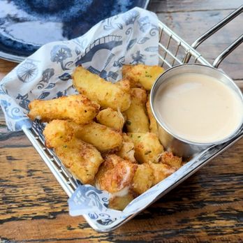 Café Hollander Hilldale - Cheese curds - American Near Me - Madison, Wisconsin Café Hollander Hilldale - Cheese curds - American Near Me - Madison, Wisconsin