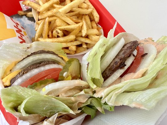 In-N-Out Burger by null