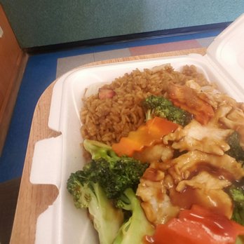Top's China - Chicken and broccoli w/ pork fried rice - Chinese Near Me - Williamsburg, Virginia Top's China - Chicken and broccoli w/ pork fried rice - Chinese Near Me - Williamsburg, Virginia