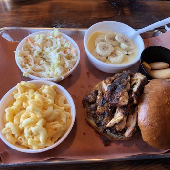 HammerDown BBQ - Could not have been blander  Chicken sandwich, Mac n cheese, coleslaw, banana pudding. - Barbeque Near Me - Aldie, Virginia