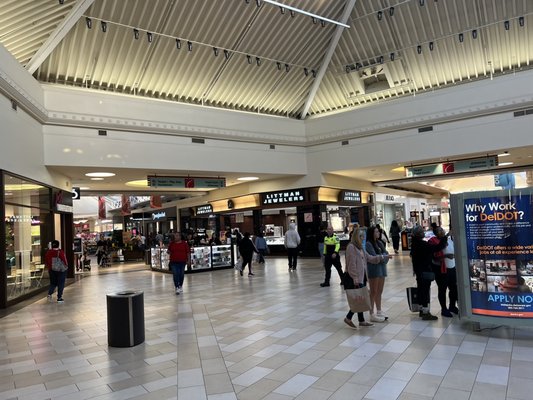 Christiana Mall by null