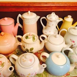 Vintage Glam Tea Party & Co. - Beautiful Vintage Tea Pots