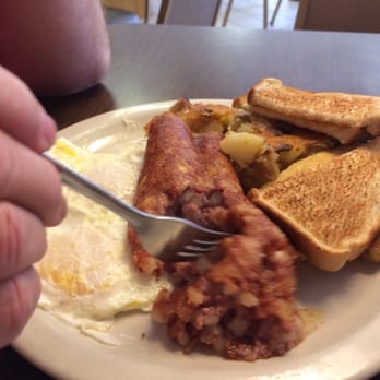 The Stuffed Pig - Corned Beef Hash. Boyfriend said it was delicious. His eggs were cooked perfect! - Breakfast & Brunch Near Me - Marathon, Florida