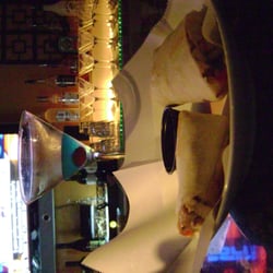 Kat's Cafe - Lady sings the blues and wraps