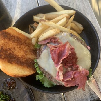 Small Barn - Hamburger with pastrami with brioche bun - New American Near Me - Temecula, California Small Barn - Hamburger with pastrami with brioche bun - New American Near Me - Temecula, California