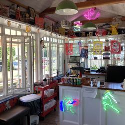 Ukiyo cape cod - Front desk, interior.