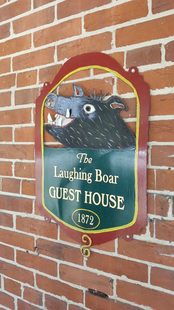 LAUGHING BOAR GUEST HOUSE Updated May 2024 112 E 3rd St, Hermann
