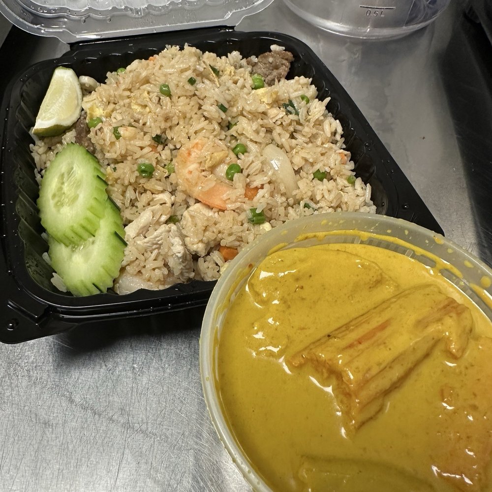 Narai Thai Cuisine - Narai Fried Rice Chicken Yellow Curry - Thai Near Me - Downey, California Narai Thai Cuisine - Narai Fried Rice Chicken Yellow Curry - Thai Near Me - Downey, California