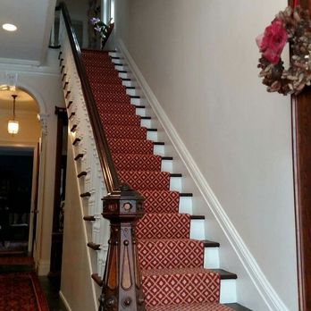 Benintende Home Improvements - Wallpaper removal, new painting and runer installed - General Contractors Near Me