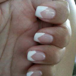 HORRIBLE JOB...lines are not straight and clean looking!! (Gel manicure with French tips) HORRIBLE JOB...lines are not straight and clean looking!! (Gel manicure with French tips)