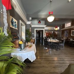 Walnut Street Kitchen - Brunch on Sunday