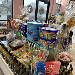 Fudge Co - British candy and flavored syrups.