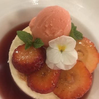 MW Restaurant - New American Near Me - Honolulu, Hawaii