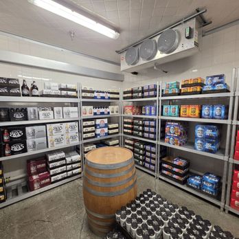 Firestone Walker Brewery Emporium - Walk-in fridge - Women's Clothing Near Me - Paso Robles, California Firestone Walker Brewery Emporium - Walk-in fridge - Women's Clothing Near Me - Paso Robles, California