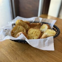 Versailles - Basket of garlic bread