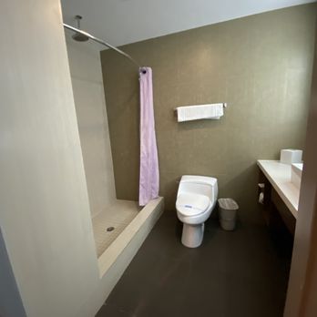 BLVD Hotel & Studios - Bathroom - Hotels Near Me - Studio City, California BLVD Hotel & Studios - Bathroom - Hotels Near Me - Studio City, California