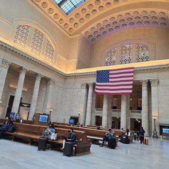 Chicago Union Station - Train Stations Near Me - Chicago, Illinois