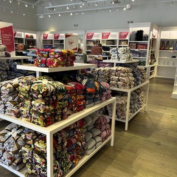Vera Bradley Outlet - Shopping Centers Near Me - Southaven, Mississippi Vera Bradley Outlet - Shopping Centers Near Me - Southaven, Mississippi