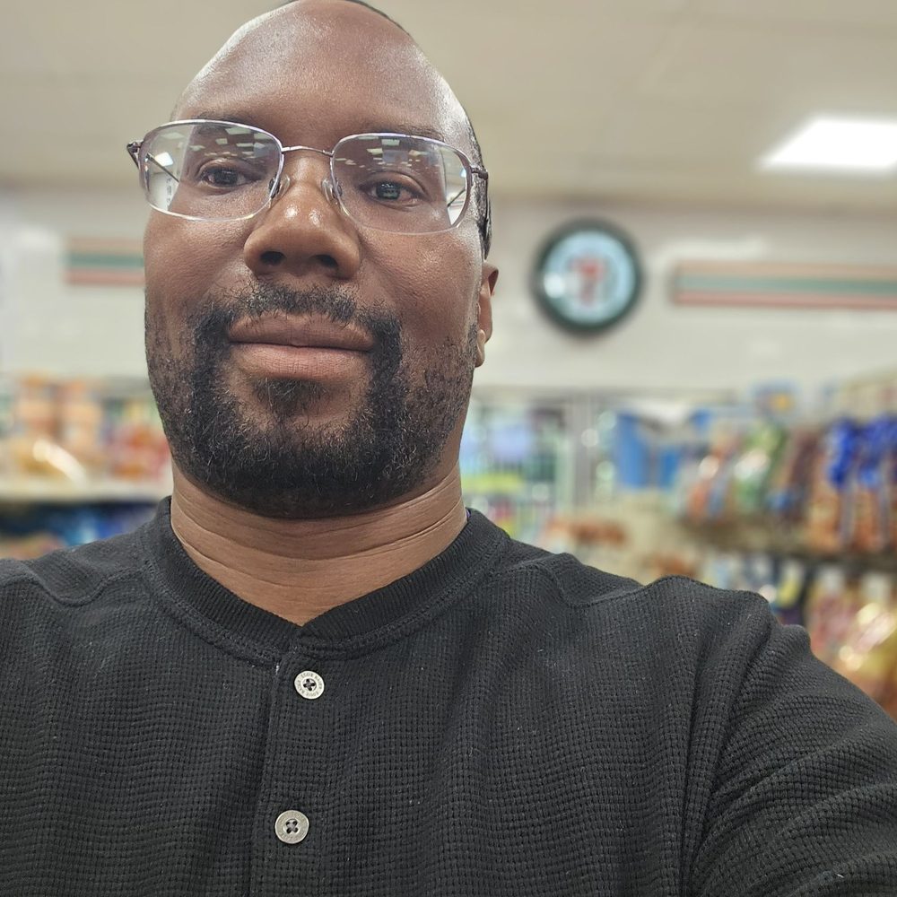 7-Eleven - 5/23/25 Mmm, guess I need to shave. - Convenience Stores Near Me - Falls Church, Virginia