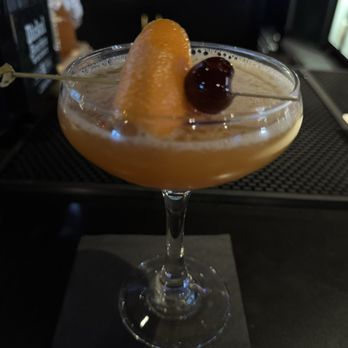 The Standard Pub - Makers Manhattan. - Sports Bars Near Me - Modesto, California