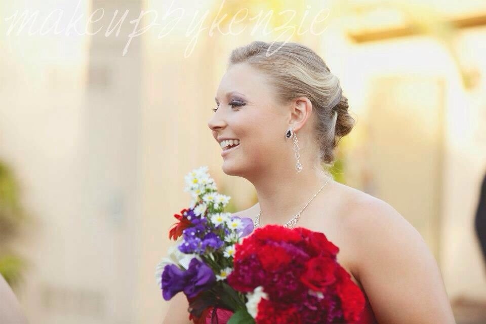 McKinzie Parr MUA Logo