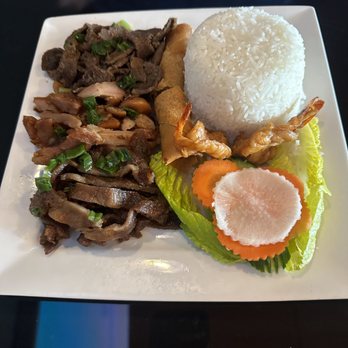 Jennie Pho - Husbands combination rice plate. - Vietnamese Near Me - Broomfield, Colorado Jennie Pho - Husbands combination rice plate. - Vietnamese Near Me - Broomfield, Colorado