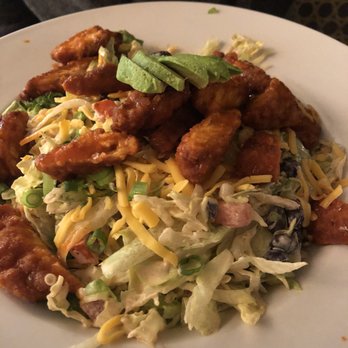 Boulevard Cafe - Crispy Buffalo Chicken Salad - New American Near Me - Daly City, California