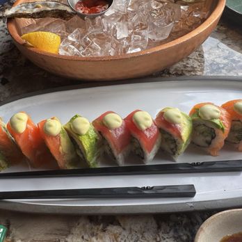Ostras - Ohare Rainbow roll - Asian Fusion Near Me - Des Plaines, Illinois
