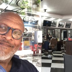 Barbearia Visconde - Waiting for the shave