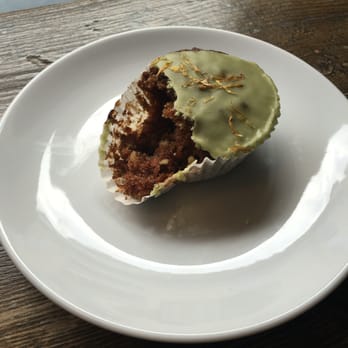 The Barn - Vegan carrot cupcake - Cafes Near Me - Berlin, BE