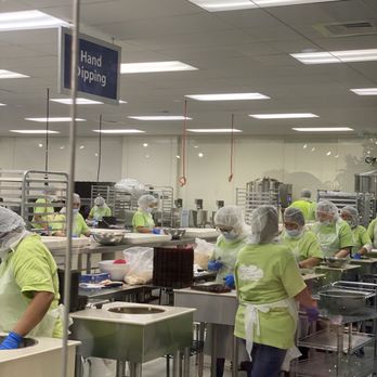 Big Island Candies - Candy being made - Candy Stores Near Me - Hilo, Hawaii Big Island Candies - Candy being made - Candy Stores Near Me - Hilo, Hawaii