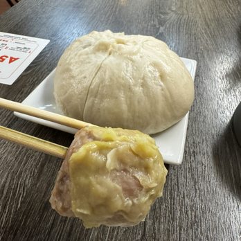 Harmony Palace - Sui mai and the Shanghai bun - Dim Sum Near Me - Seattle, Washington Harmony Palace - Sui mai and the Shanghai bun - Dim Sum Near Me - Seattle, Washington