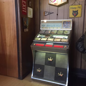 Superelectric Pinball Parlor - The jukebox has awesome tunes and was on freeplay when we were there - Arcades Near Me - Cleveland, Ohio Superelectric Pinball Parlor - The jukebox has awesome tunes and was on freeplay when we were there - Arcades Near Me - Cleveland, Ohio
